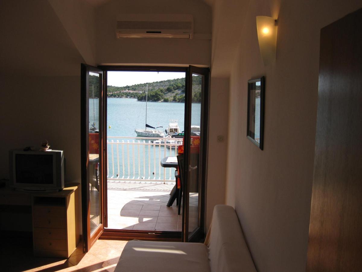Apartments Nera Tisno Εξωτερικό φωτογραφία