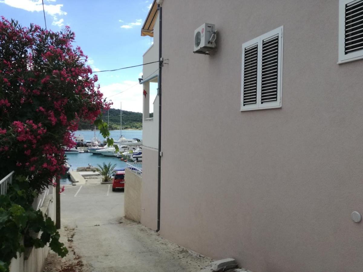 Apartments Nera Tisno Εξωτερικό φωτογραφία