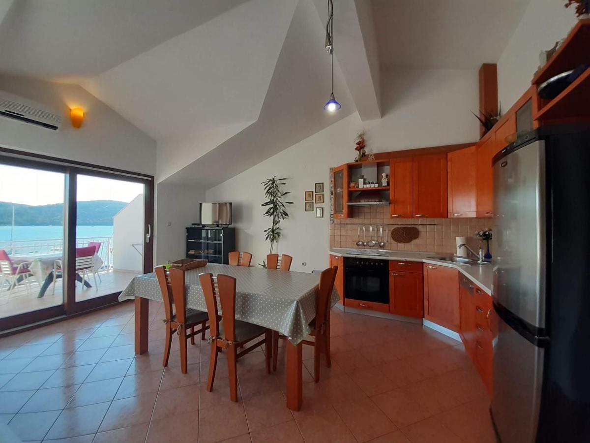 Apartments Nera Tisno Εξωτερικό φωτογραφία