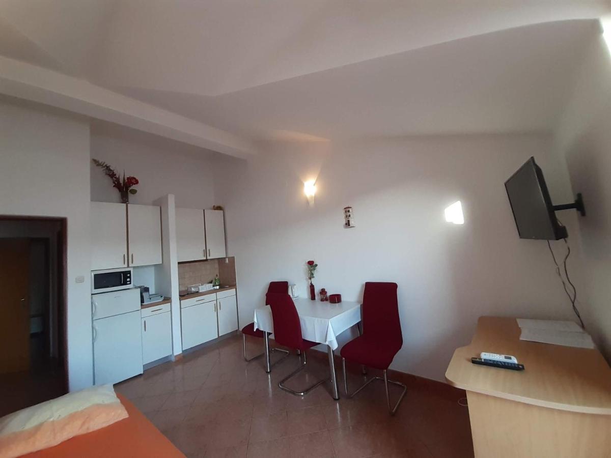 Apartments Nera Tisno Εξωτερικό φωτογραφία