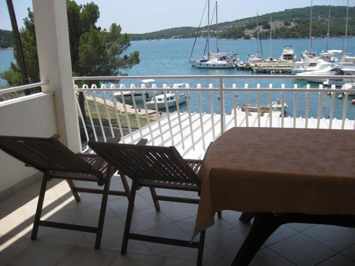 Apartments Nera Tisno Εξωτερικό φωτογραφία